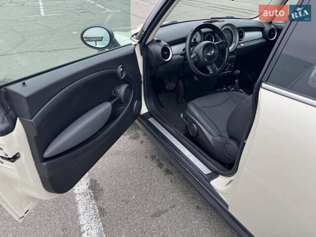 Бежевый Мини Hatch, объемом двигателя 1.6 л и пробегом 165 тыс. км за 10900 $, фото 16 на Automoto.ua