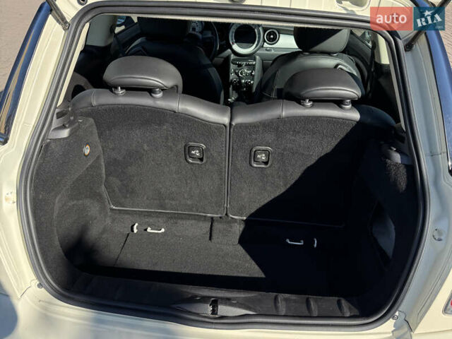 Бежевый Мини Hatch, объемом двигателя 1.6 л и пробегом 165 тыс. км за 10900 $, фото 31 на Automoto.ua