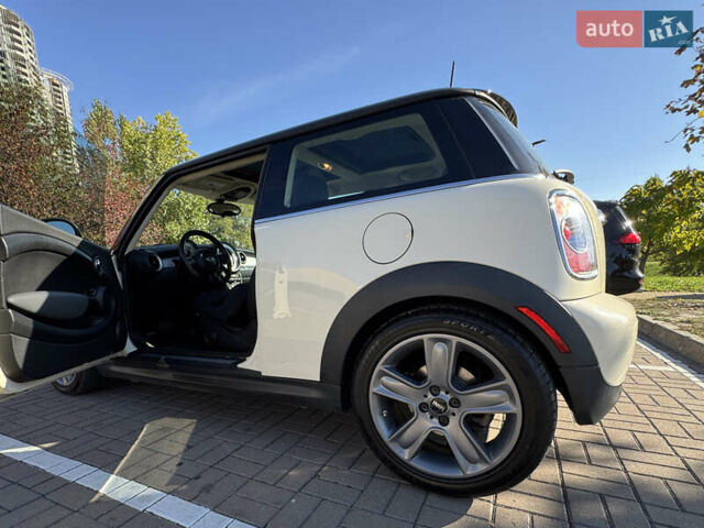 Бежевый Мини Hatch, объемом двигателя 1.6 л и пробегом 165 тыс. км за 10900 $, фото 2 на Automoto.ua