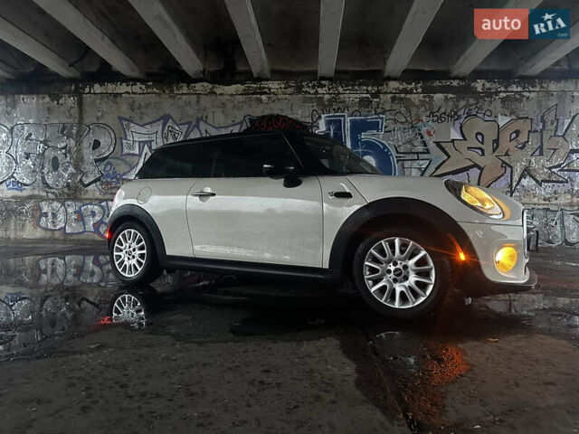 Бежевый Мини Hatch, объемом двигателя 1.5 л и пробегом 94 тыс. км за 12500 $, фото 13 на Automoto.ua