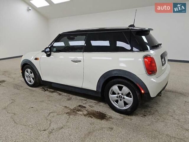 Бежевый Мини Hatch, объемом двигателя 1.5 л и пробегом 157 тыс. км за 1600 $, фото 1 на Automoto.ua