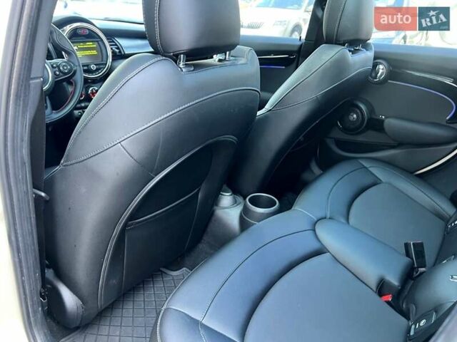 Бежевый Мини Hatch, объемом двигателя 2 л и пробегом 83 тыс. км за 15500 $, фото 47 на Automoto.ua