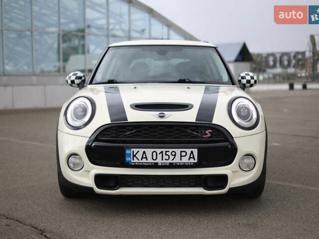 Бежевый Мини Hatch, объемом двигателя 2 л и пробегом 68 тыс. км за 16000 $, фото 1 на Automoto.ua
