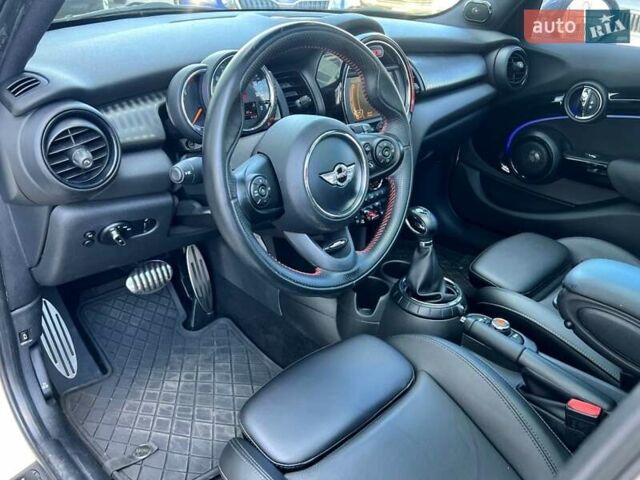 Бежевый Мини Hatch, объемом двигателя 2 л и пробегом 83 тыс. км за 15500 $, фото 25 на Automoto.ua