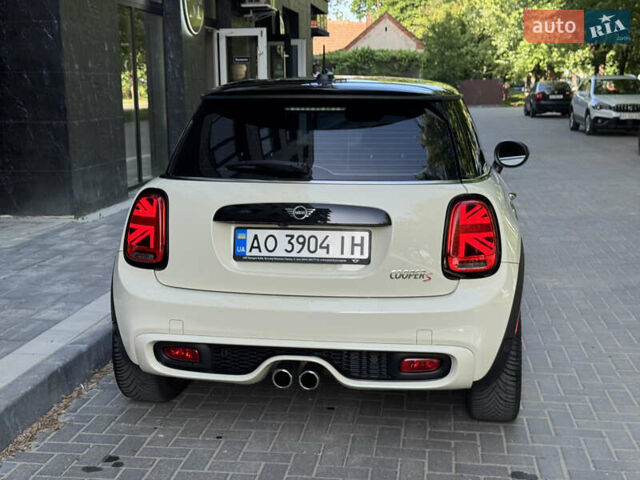 Бежевый Мини Hatch, объемом двигателя 2 л и пробегом 118 тыс. км за 18800 $, фото 11 на Automoto.ua