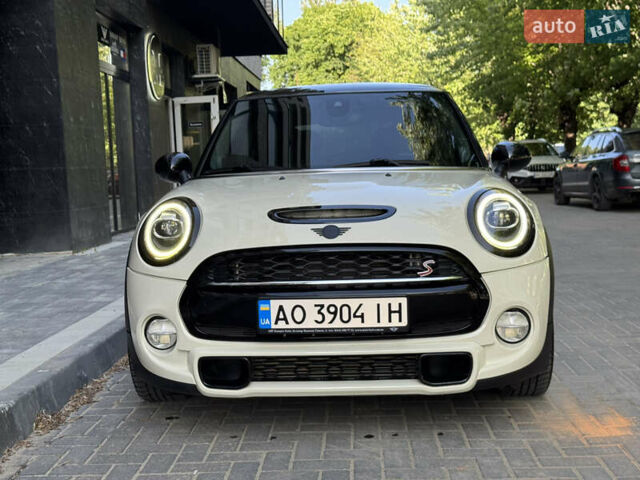 Бежевый Мини Hatch, объемом двигателя 2 л и пробегом 118 тыс. км за 18800 $, фото 2 на Automoto.ua