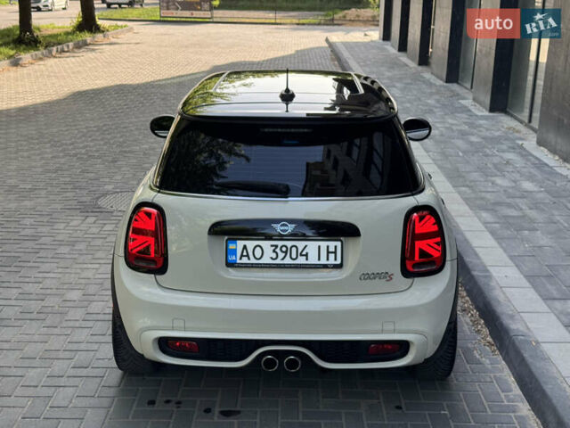 Бежевый Мини Hatch, объемом двигателя 2 л и пробегом 118 тыс. км за 18800 $, фото 10 на Automoto.ua