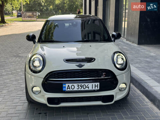 Бежевый Мини Hatch, объемом двигателя 2 л и пробегом 118 тыс. км за 18800 $, фото 16 на Automoto.ua