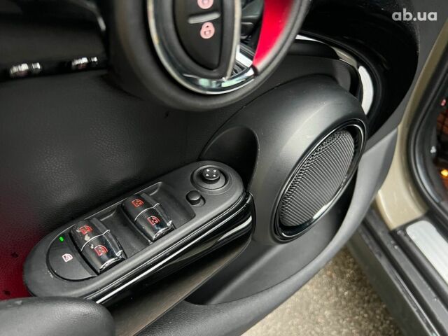 Бежевий Міні Hatch, об'ємом двигуна 1.6 л та пробігом 57 тис. км за 16990 $, фото 14 на Automoto.ua
