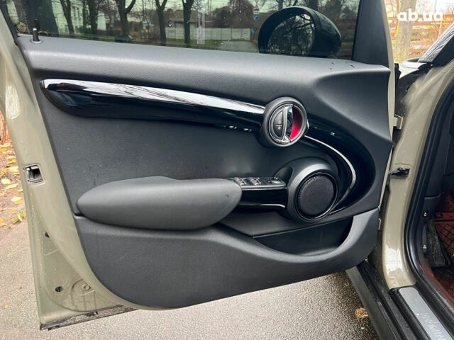 Бежевий Міні Hatch, об'ємом двигуна 1.6 л та пробігом 57 тис. км за 16990 $, фото 12 на Automoto.ua