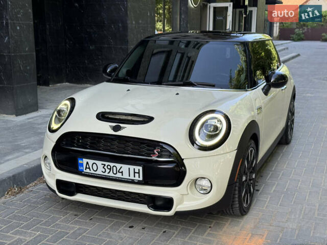 Бежевый Мини Hatch, объемом двигателя 2 л и пробегом 118 тыс. км за 18800 $, фото 3 на Automoto.ua