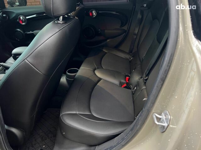 Бежевий Міні Hatch, об'ємом двигуна 1.6 л та пробігом 57 тис. км за 16990 $, фото 23 на Automoto.ua