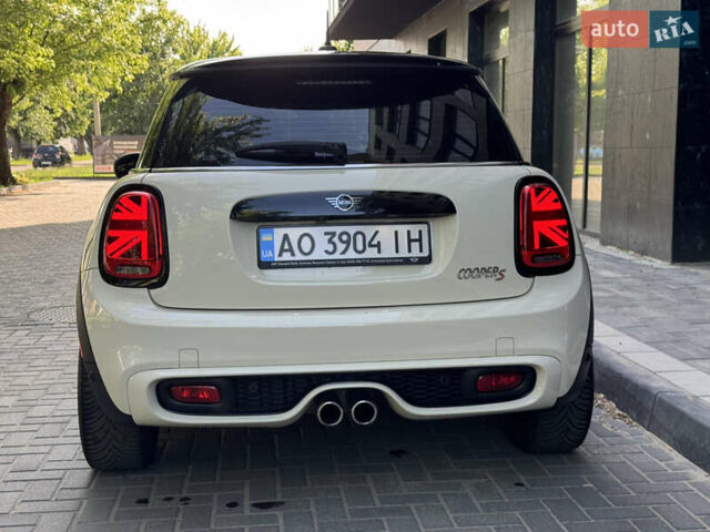 Бежевый Мини Hatch, объемом двигателя 2 л и пробегом 118 тыс. км за 18800 $, фото 9 на Automoto.ua
