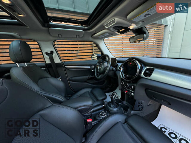 Бежевый Мини Hatch, объемом двигателя 2 л и пробегом 87 тыс. км за 23000 $, фото 23 на Automoto.ua
