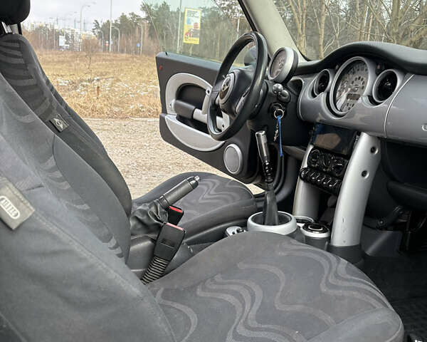 Черный Мини Hatch, объемом двигателя 1.6 л и пробегом 251 тыс. км за 3790 $, фото 18 на Automoto.ua