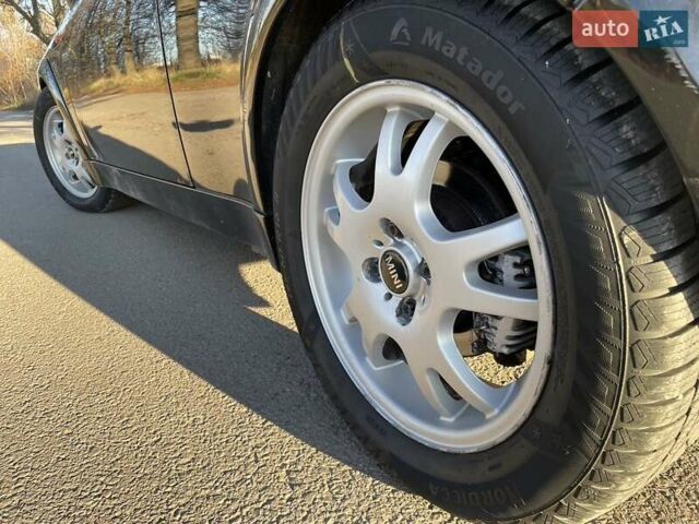 Чорний Міні Hatch, об'ємом двигуна 1.6 л та пробігом 343 тис. км за 3800 $, фото 21 на Automoto.ua