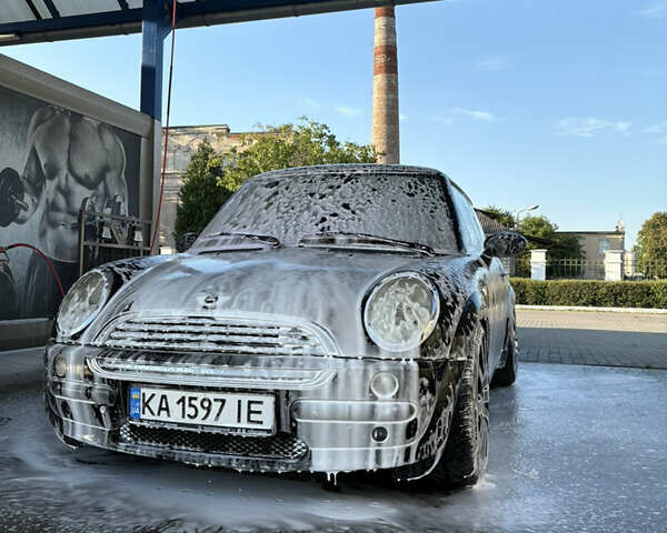 Черный Мини Hatch, объемом двигателя 1.6 л и пробегом 251 тыс. км за 3790 $, фото 3 на Automoto.ua