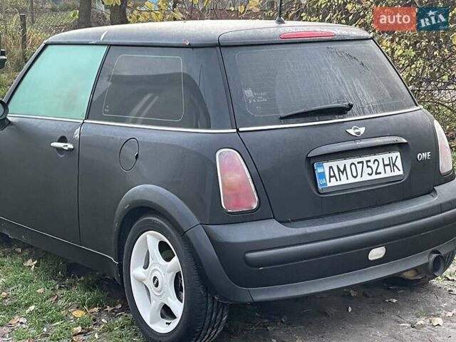 Чорний Міні Hatch, об'ємом двигуна 1.6 л та пробігом 343 тис. км за 3800 $, фото 7 на Automoto.ua
