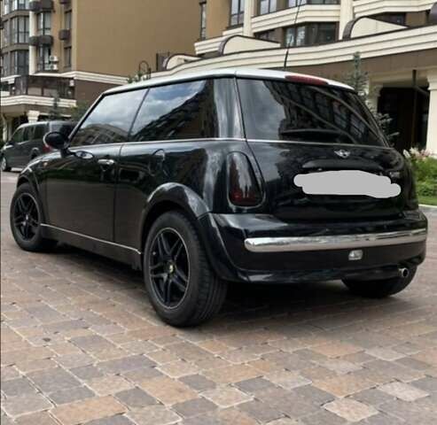 Черный Мини Hatch, объемом двигателя 1.6 л и пробегом 302 тыс. км за 4800 $, фото 3 на Automoto.ua