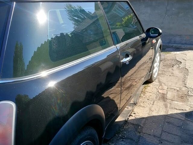 Черный Мини Hatch, объемом двигателя 1.6 л и пробегом 230 тыс. км за 4500 $, фото 4 на Automoto.ua