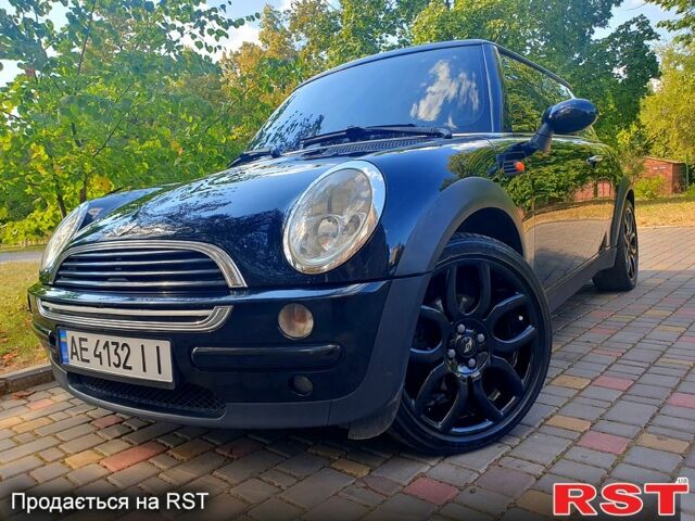 Черный Мини Hatch, объемом двигателя 1.6 л и пробегом 200 тыс. км за 4100 $, фото 2 на Automoto.ua