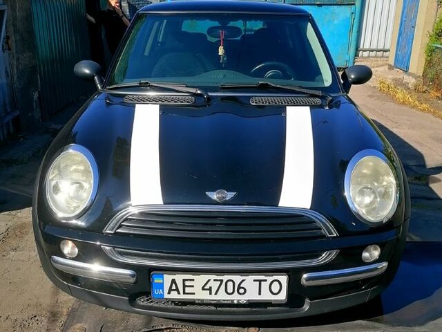 Черный Мини Hatch, объемом двигателя 1.6 л и пробегом 230 тыс. км за 4500 $, фото 1 на Automoto.ua