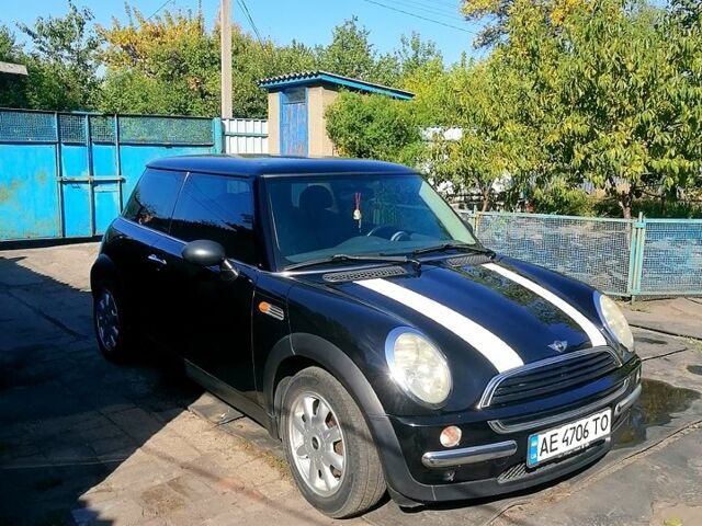 Черный Мини Hatch, объемом двигателя 1.6 л и пробегом 230 тыс. км за 4500 $, фото 3 на Automoto.ua