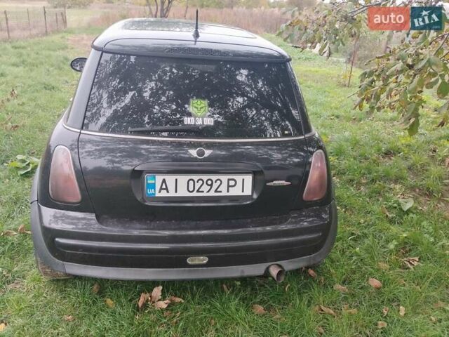 Черный Мини Hatch, объемом двигателя 1.6 л и пробегом 328 тыс. км за 4600 $, фото 5 на Automoto.ua