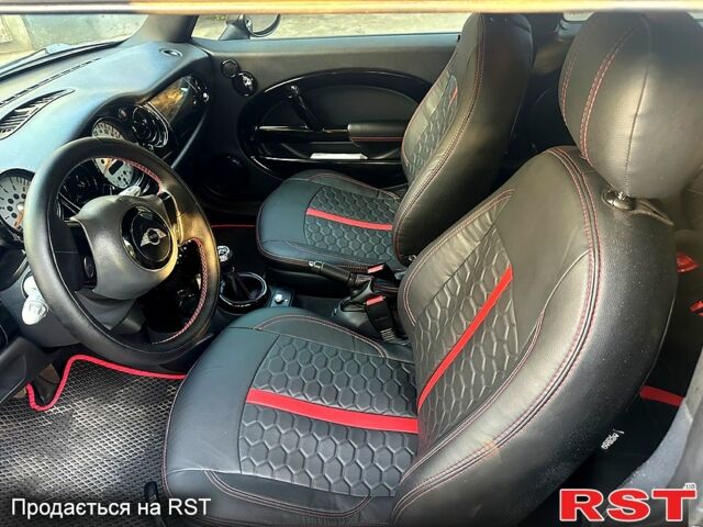 Чорний Міні Hatch, об'ємом двигуна 1.6 л та пробігом 210 тис. км за 5500 $, фото 9 на Automoto.ua