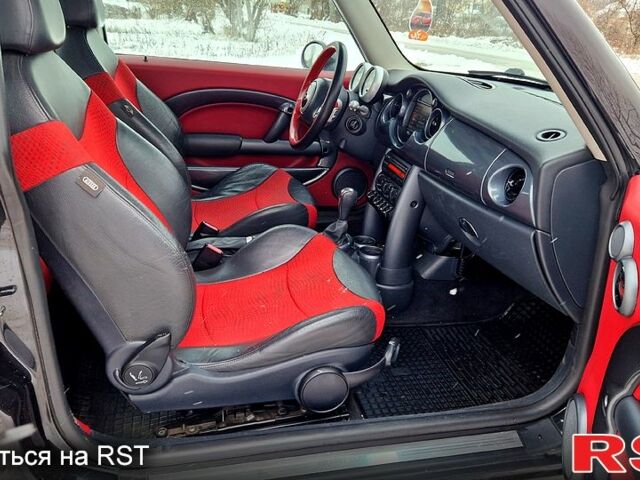 Черный Мини Hatch, объемом двигателя 1.6 л и пробегом 230 тыс. км за 5450 $, фото 5 на Automoto.ua