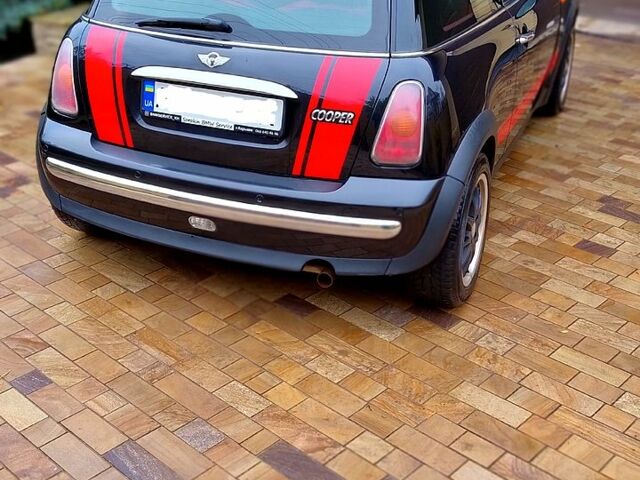 Черный Мини Hatch, объемом двигателя 1.6 л и пробегом 230 тыс. км за 4300 $, фото 3 на Automoto.ua