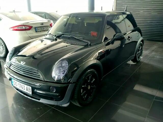 Черный Мини Hatch, объемом двигателя 1.6 л и пробегом 200 тыс. км за 3500 $, фото 1 на Automoto.ua