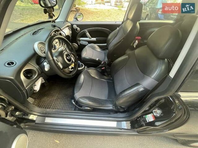 Черный Мини Hatch, объемом двигателя 1.6 л и пробегом 267 тыс. км за 2800 $, фото 5 на Automoto.ua