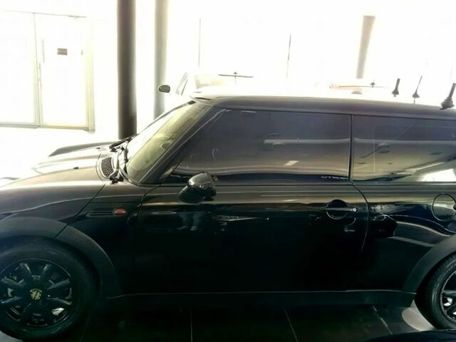 Черный Мини Hatch, объемом двигателя 1.6 л и пробегом 200 тыс. км за 3500 $, фото 6 на Automoto.ua