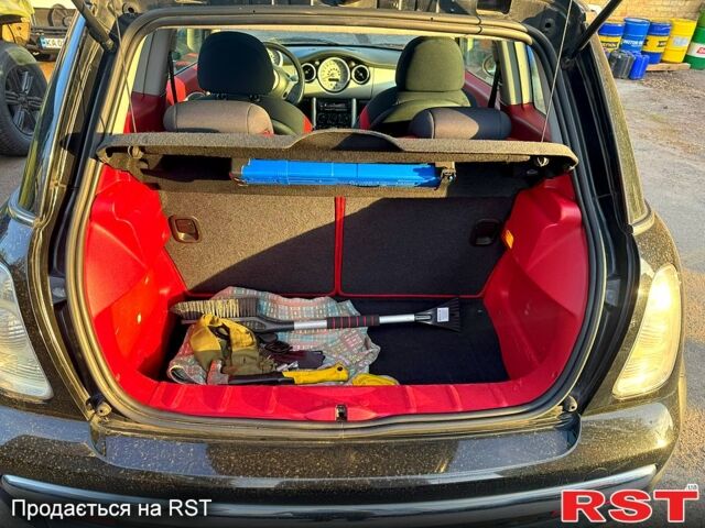 Черный Мини Hatch, объемом двигателя 1.6 л и пробегом 240 тыс. км за 4950 $, фото 10 на Automoto.ua