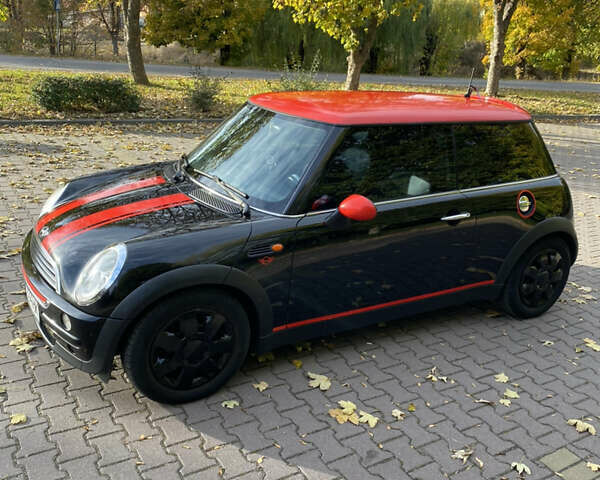 Черный Мини Hatch, объемом двигателя 1.6 л и пробегом 270 тыс. км за 5700 $, фото 3 на Automoto.ua