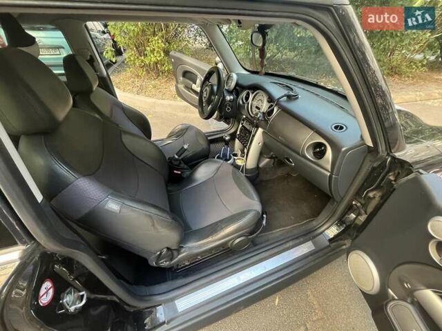 Черный Мини Hatch, объемом двигателя 1.6 л и пробегом 267 тыс. км за 2800 $, фото 4 на Automoto.ua