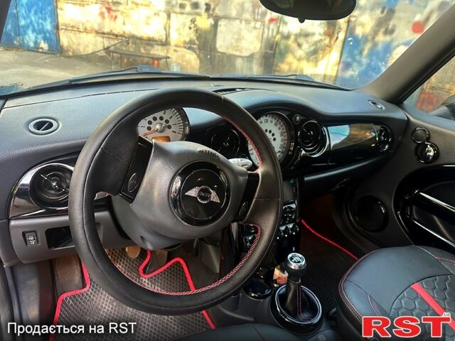 Чорний Міні Hatch, об'ємом двигуна 1.6 л та пробігом 210 тис. км за 5500 $, фото 4 на Automoto.ua