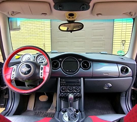 Черный Мини Hatch, объемом двигателя 1.6 л и пробегом 230 тыс. км за 4300 $, фото 7 на Automoto.ua