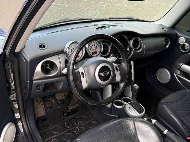 Черный Мини Hatch, объемом двигателя 1.6 л и пробегом 299 тыс. км за 4850 $, фото 8 на Automoto.ua
