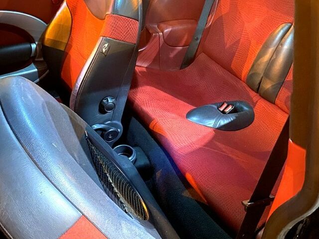 Черный Мини Hatch, объемом двигателя 1.6 л и пробегом 0 тыс. км за 5850 $, фото 4 на Automoto.ua