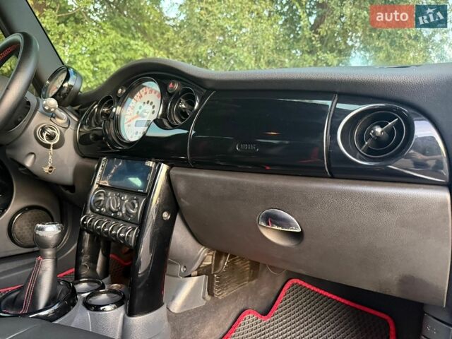 Чорний Міні Hatch, об'ємом двигуна 1.6 л та пробігом 224 тис. км за 4500 $, фото 41 на Automoto.ua