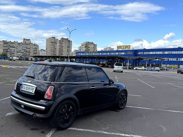 Черный Мини Hatch, объемом двигателя 1.6 л и пробегом 299 тыс. км за 4850 $, фото 9 на Automoto.ua