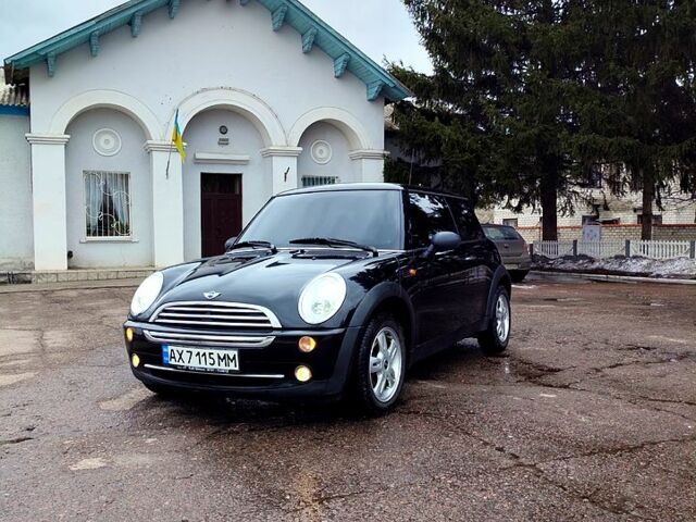 Чорний Міні Hatch, об'ємом двигуна 1.6 л та пробігом 190 тис. км за 4000 $, фото 1 на Automoto.ua