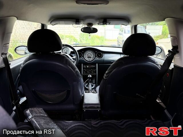 Чорний Міні Hatch, об'ємом двигуна 1.4 л та пробігом 174 тис. км за 4500 $, фото 3 на Automoto.ua