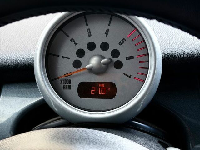 Чорний Міні Hatch, об'ємом двигуна 1.4 л та пробігом 174 тис. км за 4500 $, фото 12 на Automoto.ua