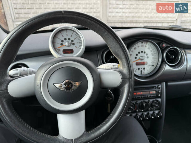 Чорний Міні Hatch, об'ємом двигуна 1.6 л та пробігом 206 тис. км за 5200 $, фото 8 на Automoto.ua