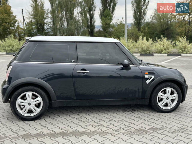 Чорний Міні Hatch, об'ємом двигуна 1.6 л та пробігом 250 тис. км за 4350 $, фото 6 на Automoto.ua