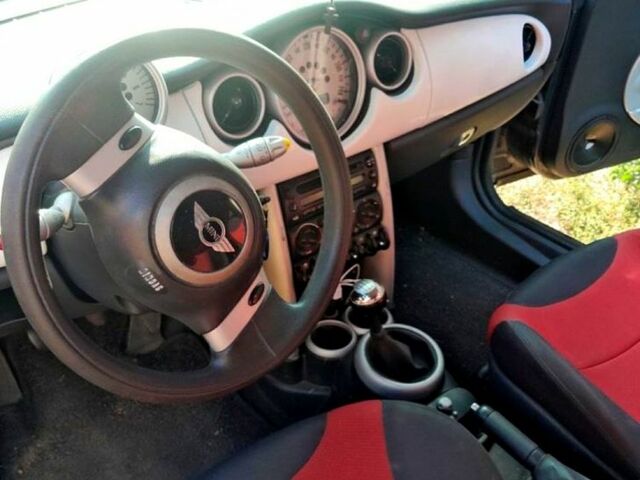 Чорний Міні Hatch, об'ємом двигуна 1.4 л та пробігом 220 тис. км за 6666 $, фото 1 на Automoto.ua