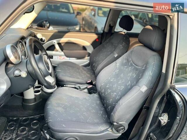 Черный Мини Hatch, объемом двигателя 1.6 л и пробегом 250 тыс. км за 3599 $, фото 10 на Automoto.ua